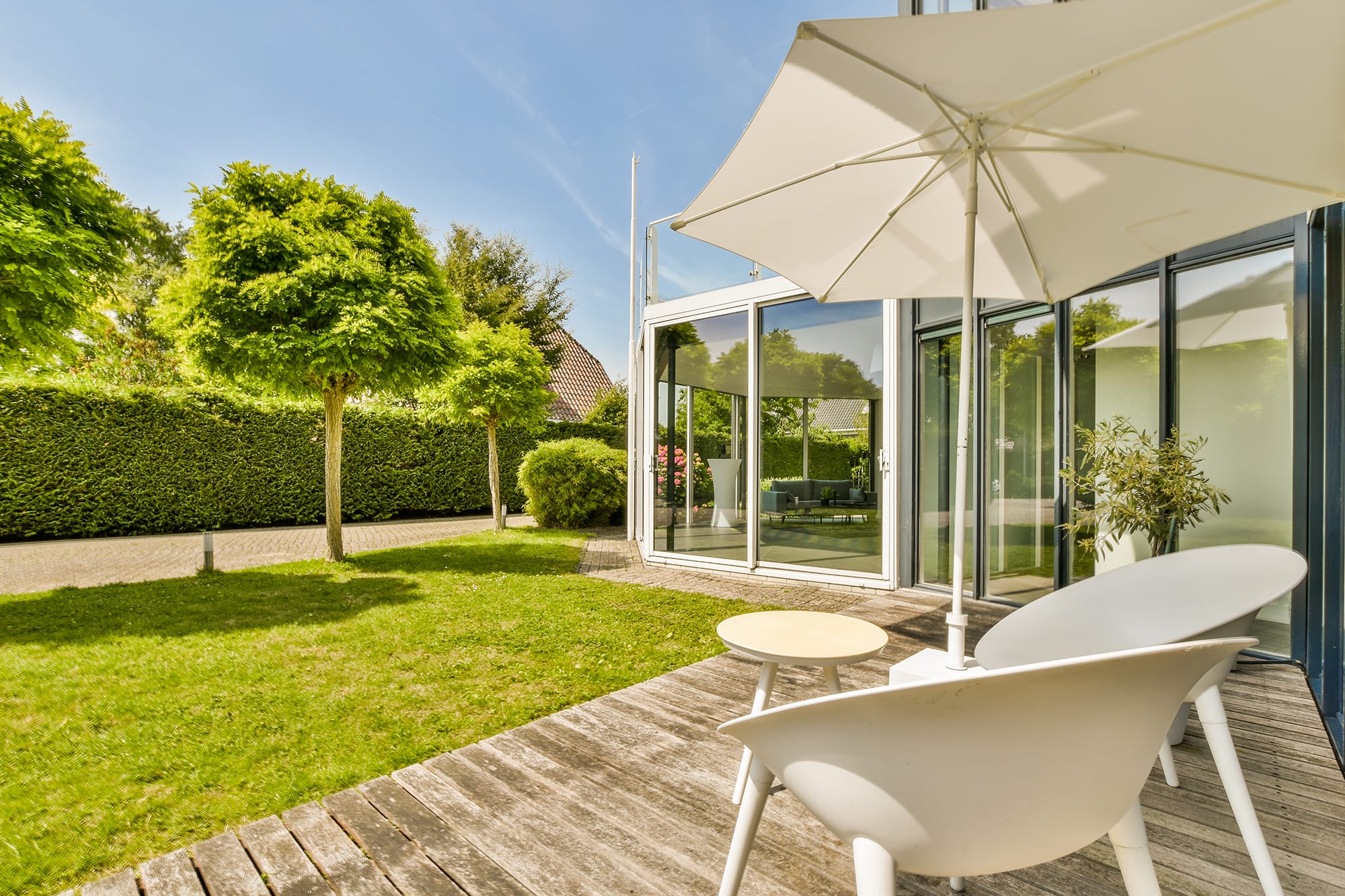 Neat patio with sitting area